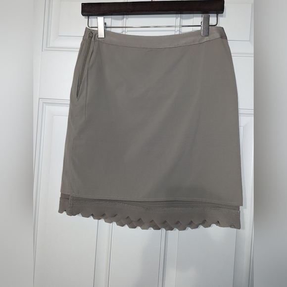 BANANA REPUBLIC Taupe Laser-Cut Scalloped Pintucked Textured Mini Skirt 2 - Picture 13 of 14
